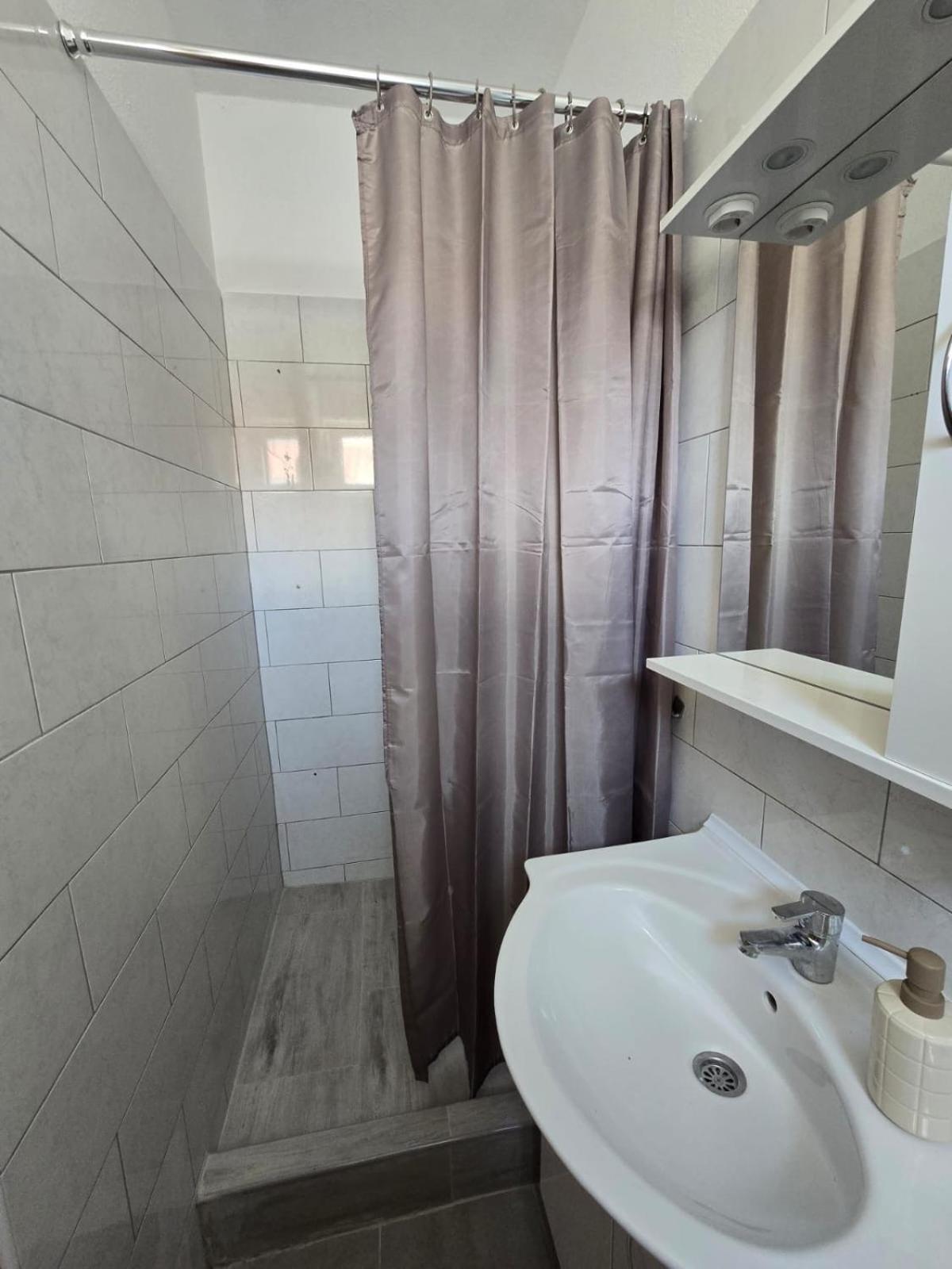Apartmani Mlinar9 #2 Gornji Karin Eksteriør billede