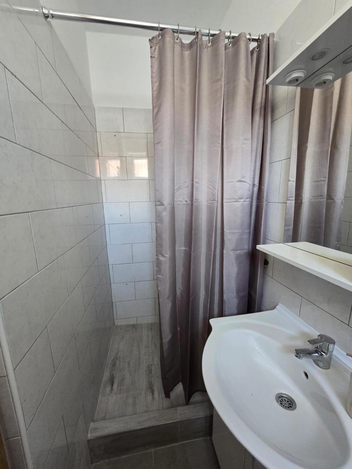 Apartmani Mlinar9 #2 Gornji Karin Eksteriør billede